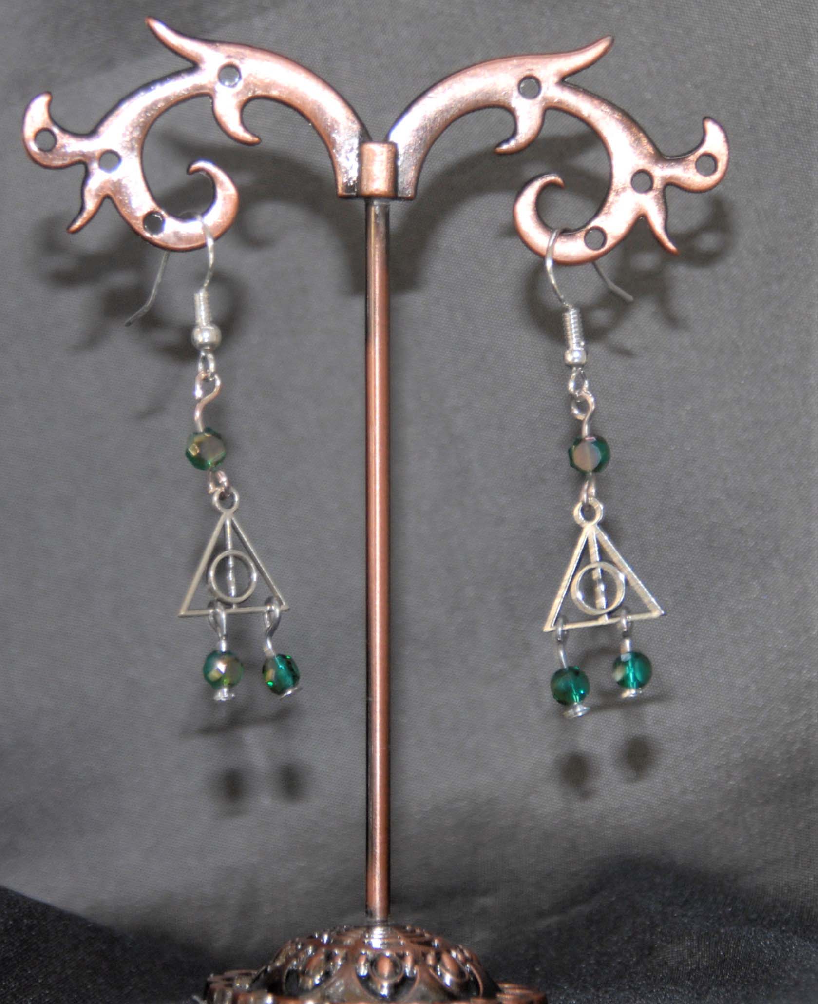 boucles d'oreilles breloque reliques de la mort argent cristal de Bohème vert