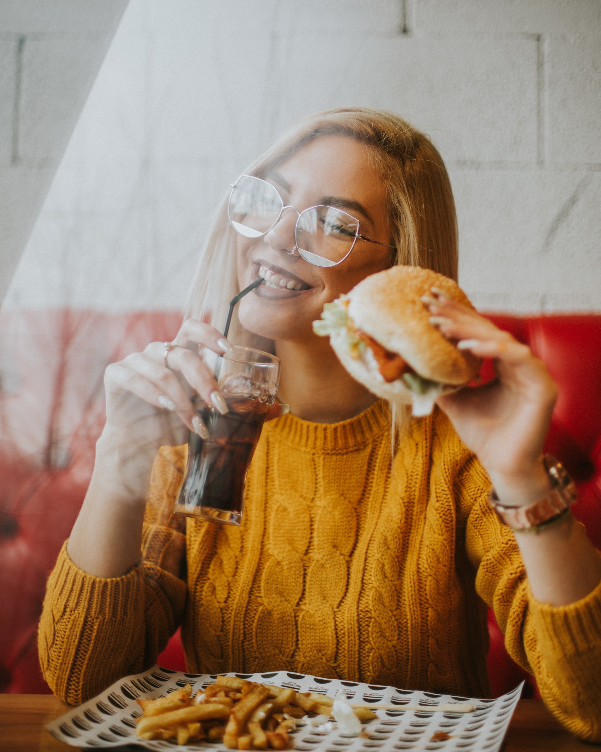 woman-with-hamburger